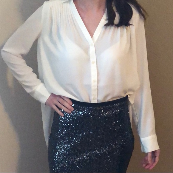 Express - ivory button up with soft pleats - Picture 3 of 11